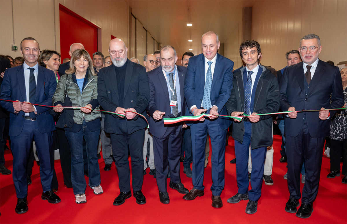 Il taglio del nastro